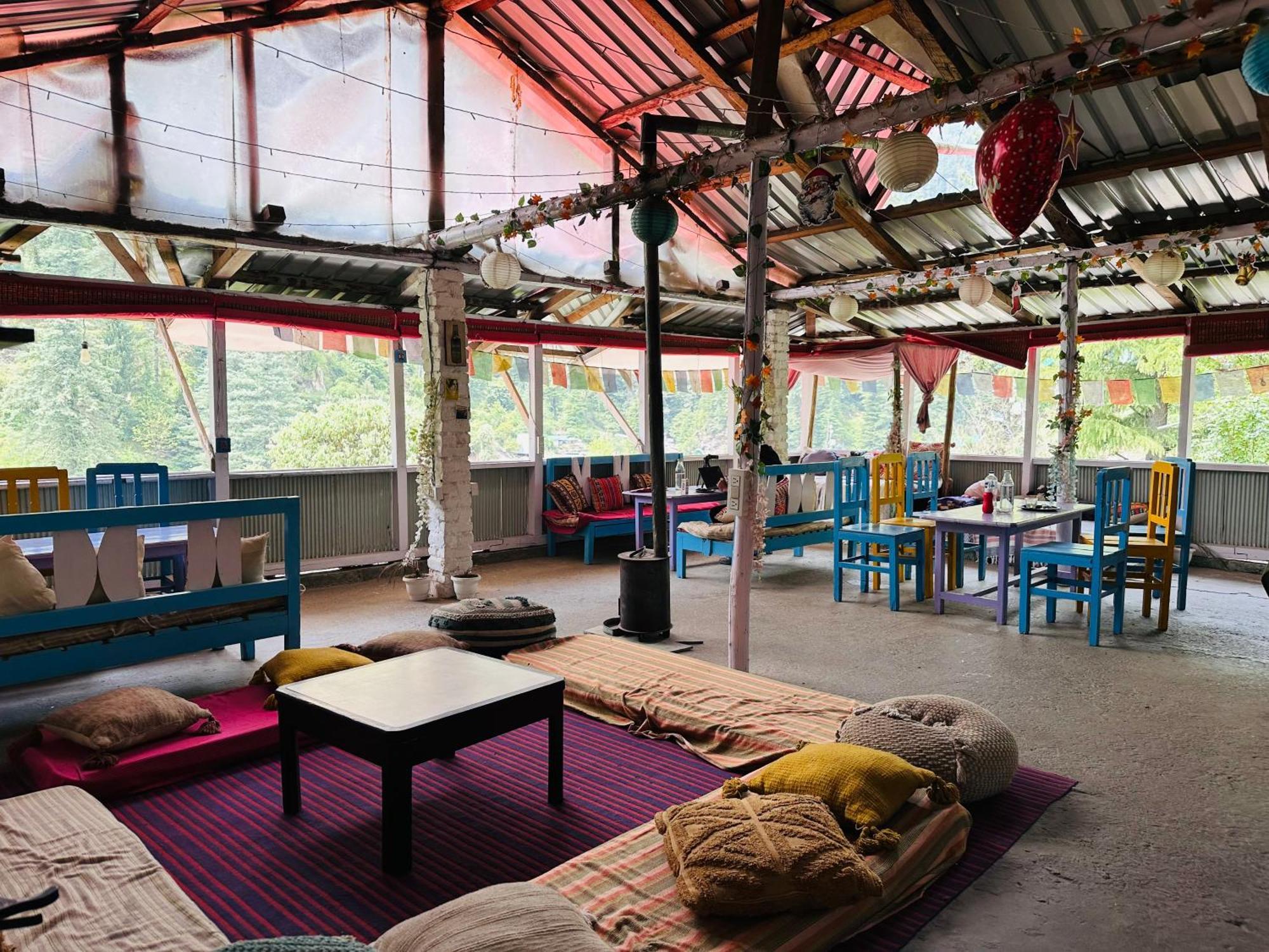 Hostel 360 Degree, Jibhi المظهر الخارجي الصورة
