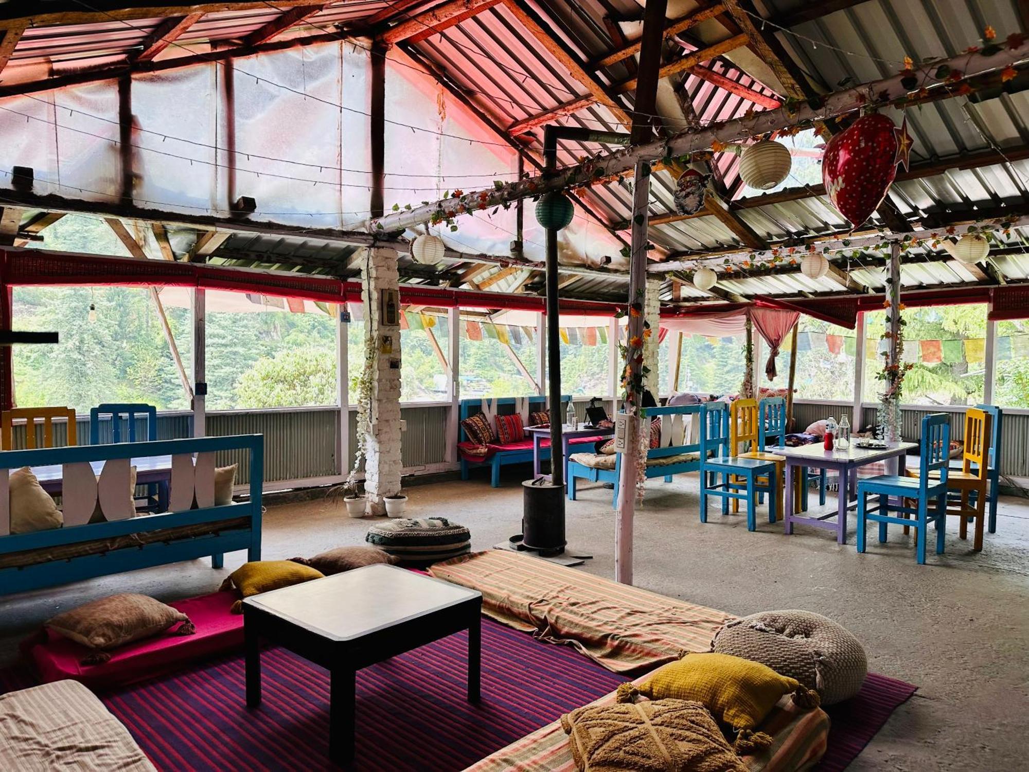 Hostel 360 Degree, Jibhi المظهر الخارجي الصورة